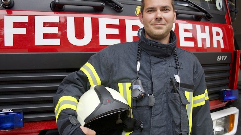 Feuerwehrmann Mike Bücksler: „Ein gutes Gefühl, Menschen in Not helfen zu können“